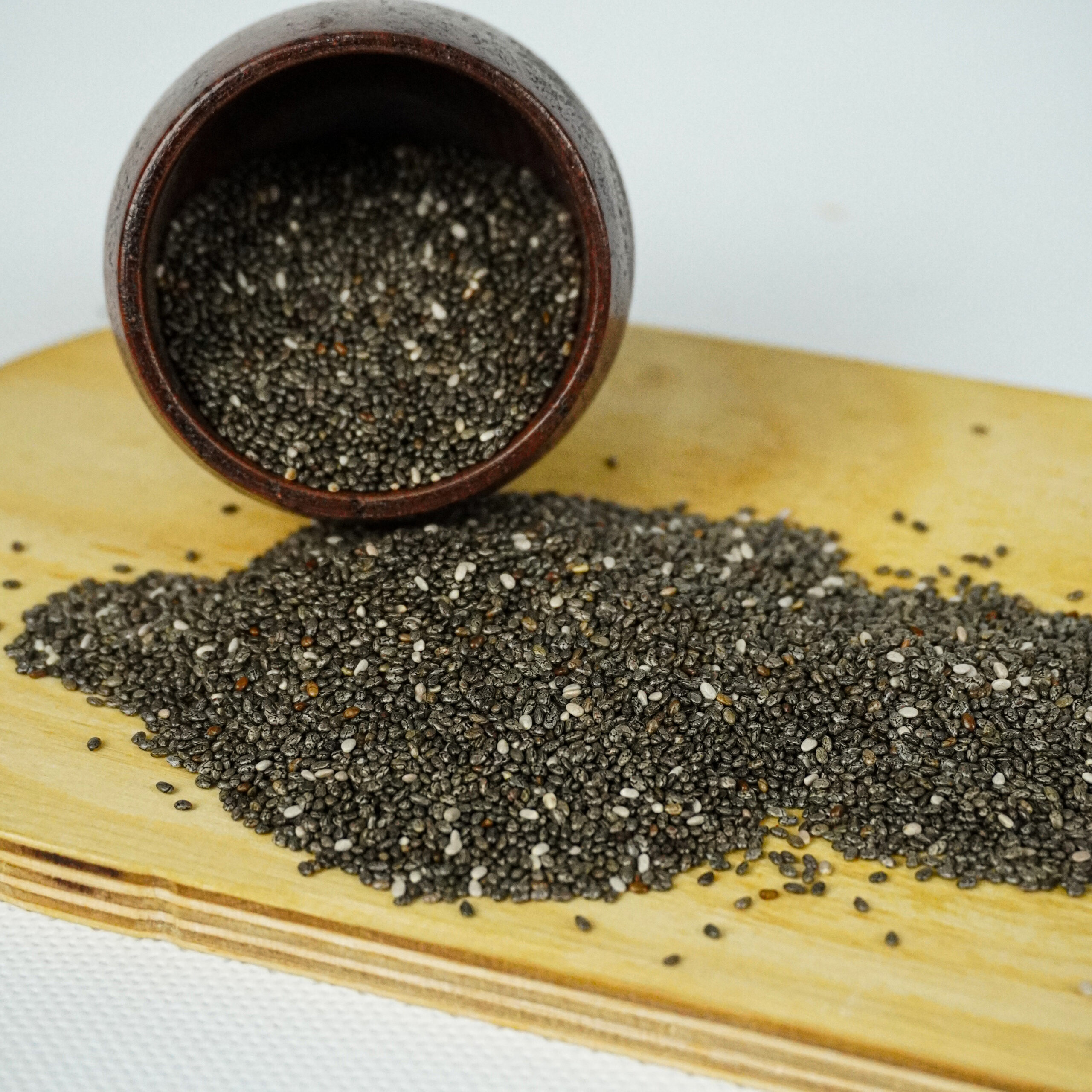 های عطار - فروشگاه های عطار بزرگترین پخش انواع ادویه و دمنوش در ایران دانه چیا