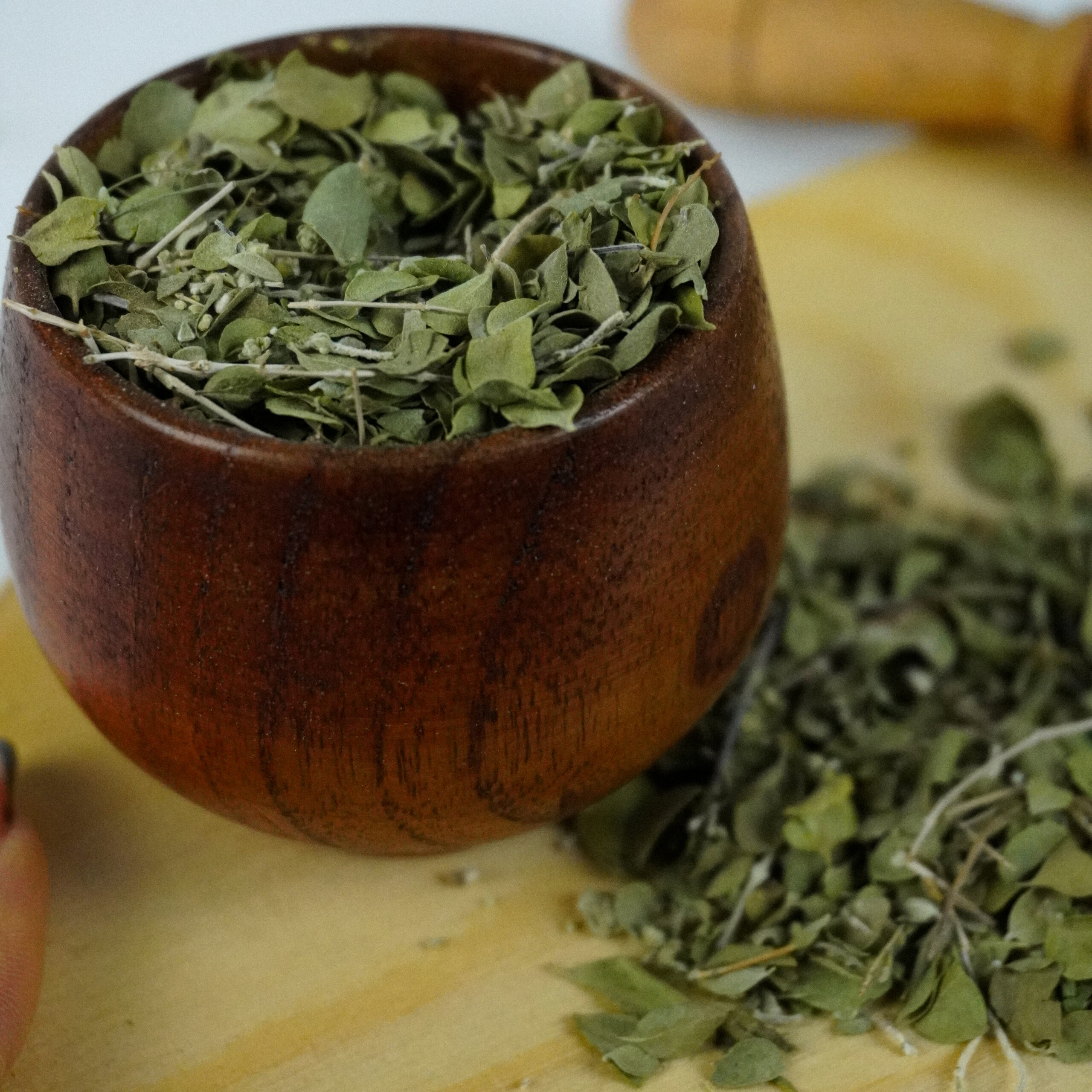 های عطار - فروشگاه های عطار بزرگترین پخش انواع ادویه و دمنوش در ایران برگ آویشن شیرازی