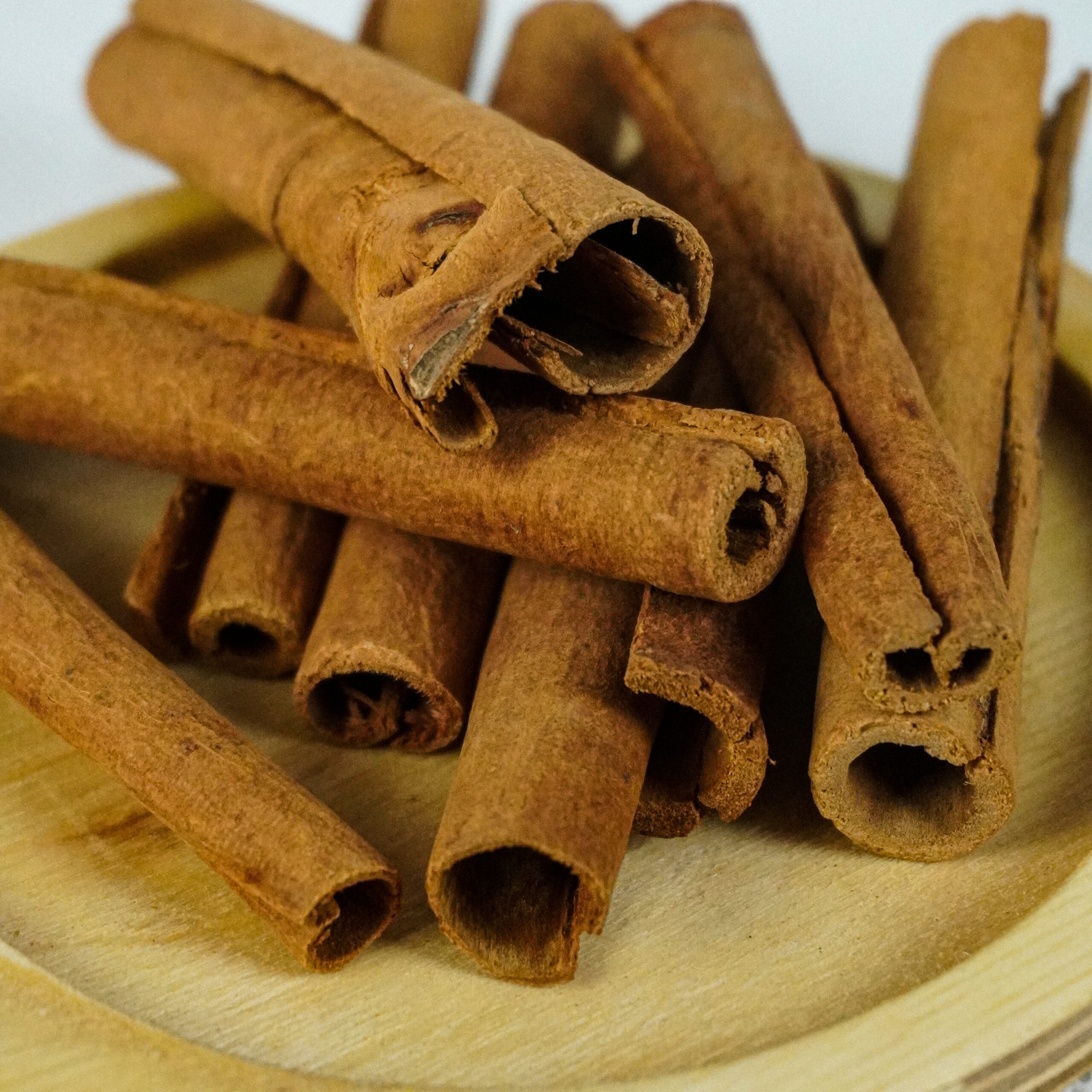 های عطار - فروشگاه های عطار بزرگترین پخش انواع ادویه و دمنوش در ایران دارچین سیگاری